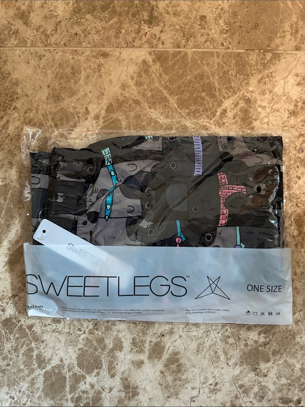 NWT SweetLegs "Dog Show" Leggings - One Size (OS) Retired Rare Print